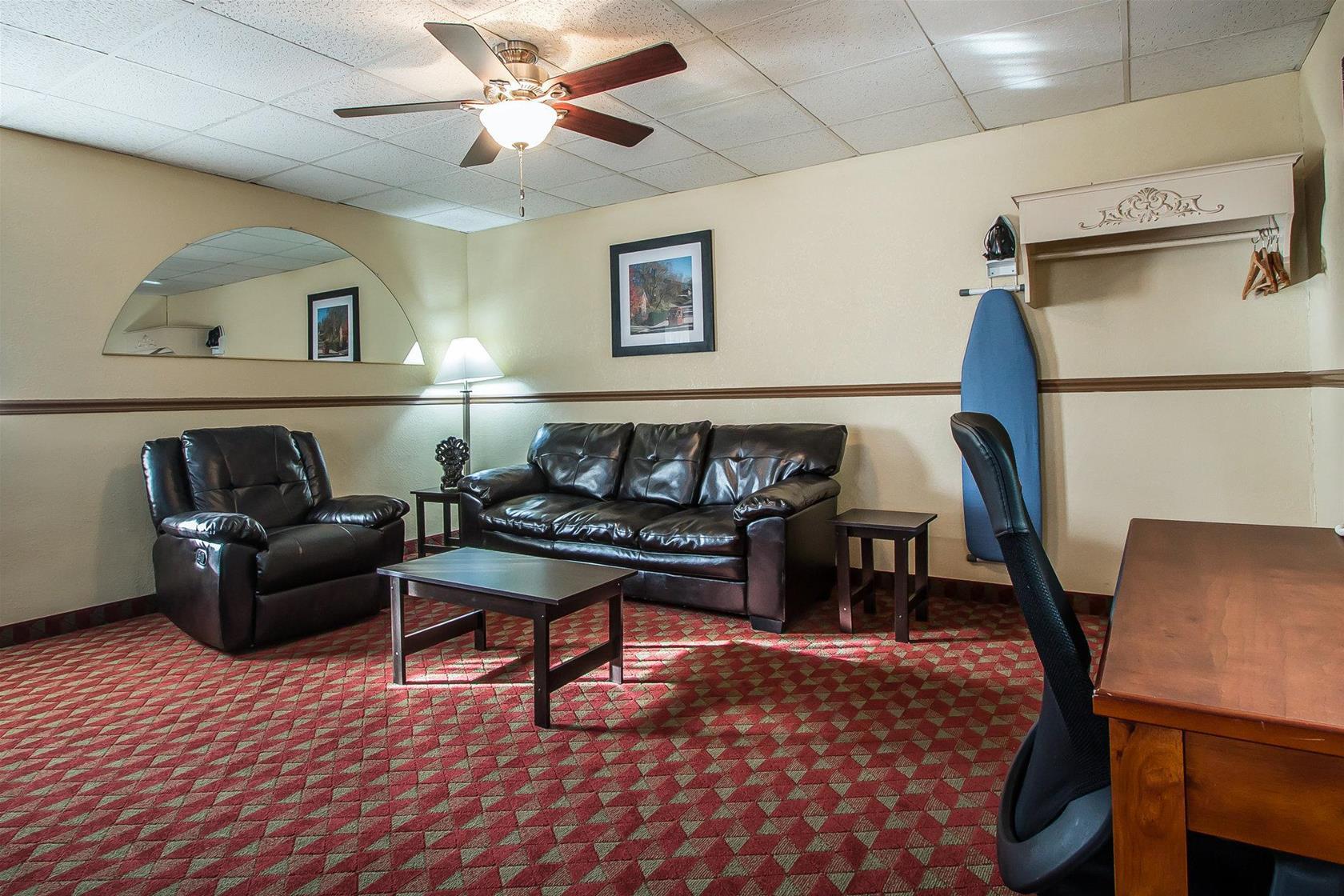 Quality Inn East Dubuque المظهر الخارجي الصورة